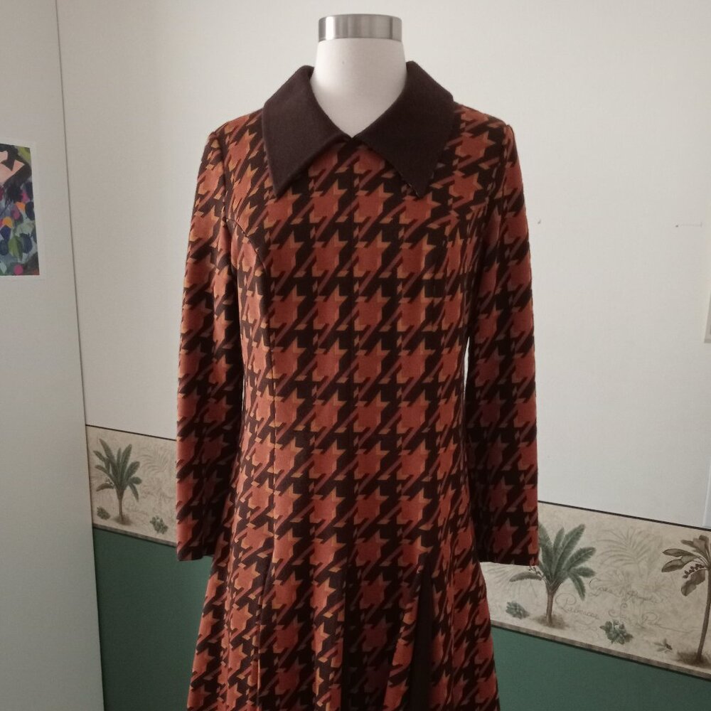 True Vintage Mod England 1960s 70s Houndstooth Dress Orange BrownPleated